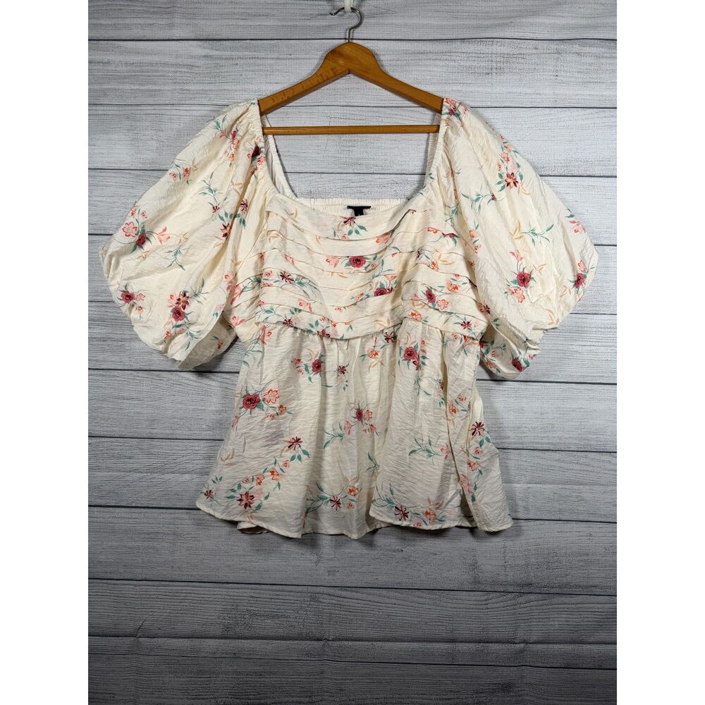 Torrid Womens Size 3 Cream Floral Babydoll Puff Sleeve Peasant Top 4101